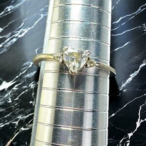 Vtg Sterling Silver Prong Set 1 CT Heart CZ & 2 Small CZs Ring Size 11 Romantic